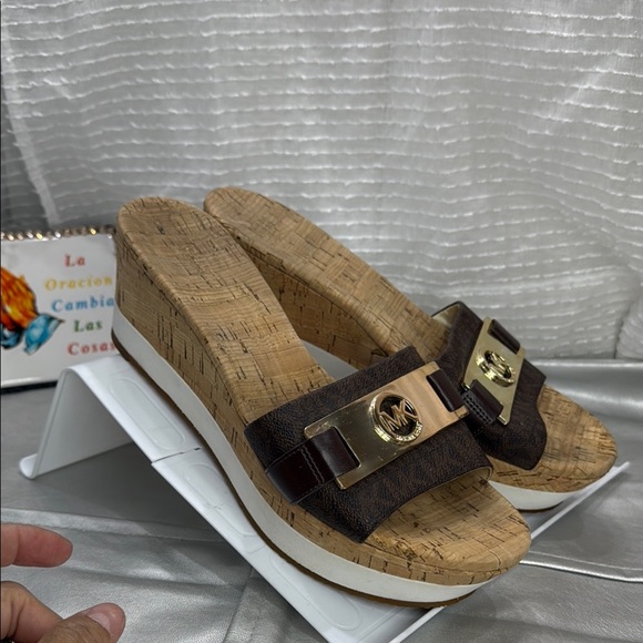(O) Michael Kors Women's Platform Wedge Sandals
Cork Brown, Size 9 M - Picture 1 of 11